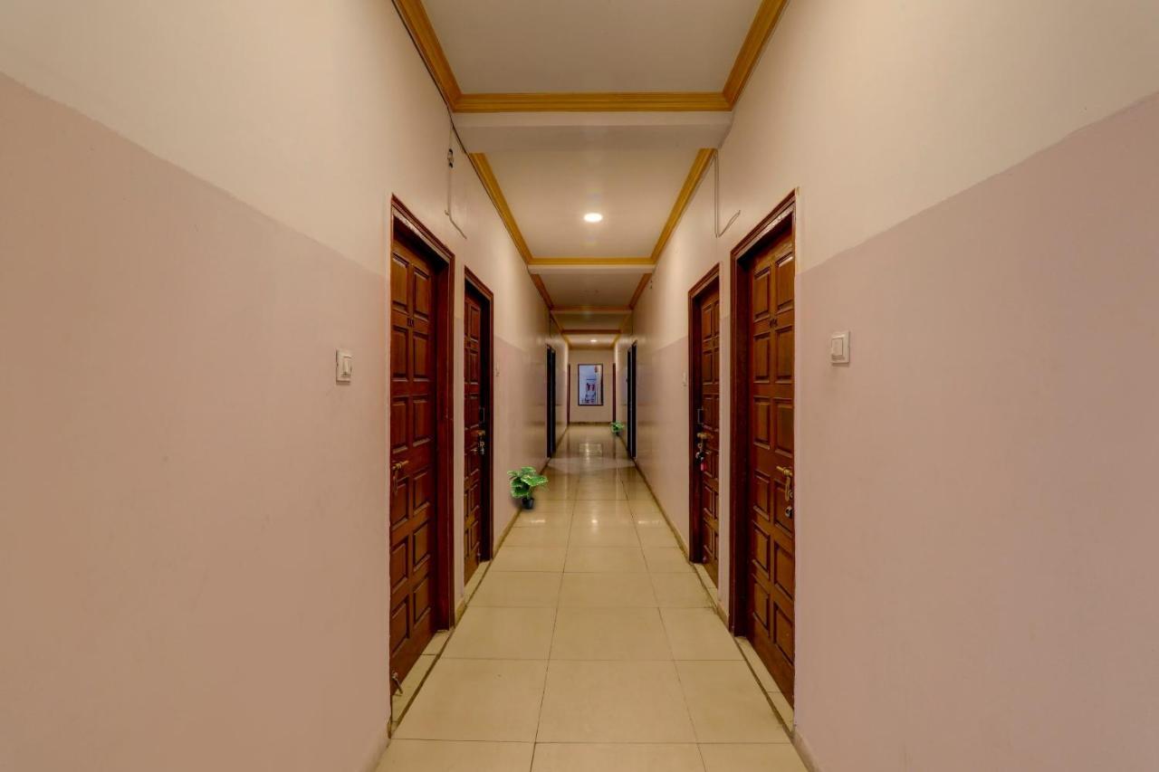 Collection O Premier Near Hazratganj Hotel Lucknow Eksteriør billede