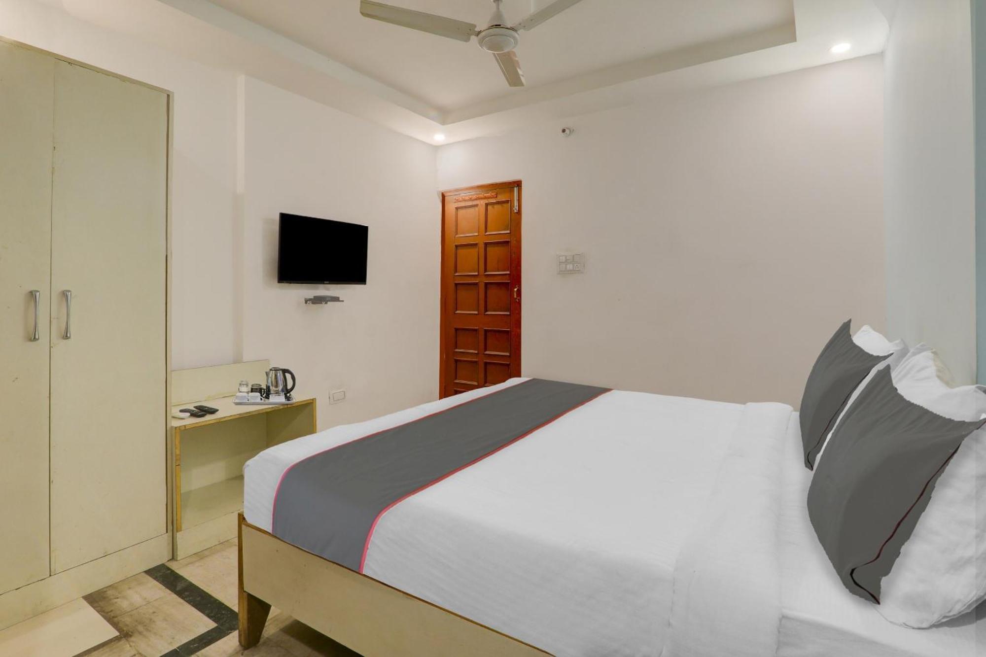 Collection O Premier Near Hazratganj Hotel Lucknow Eksteriør billede