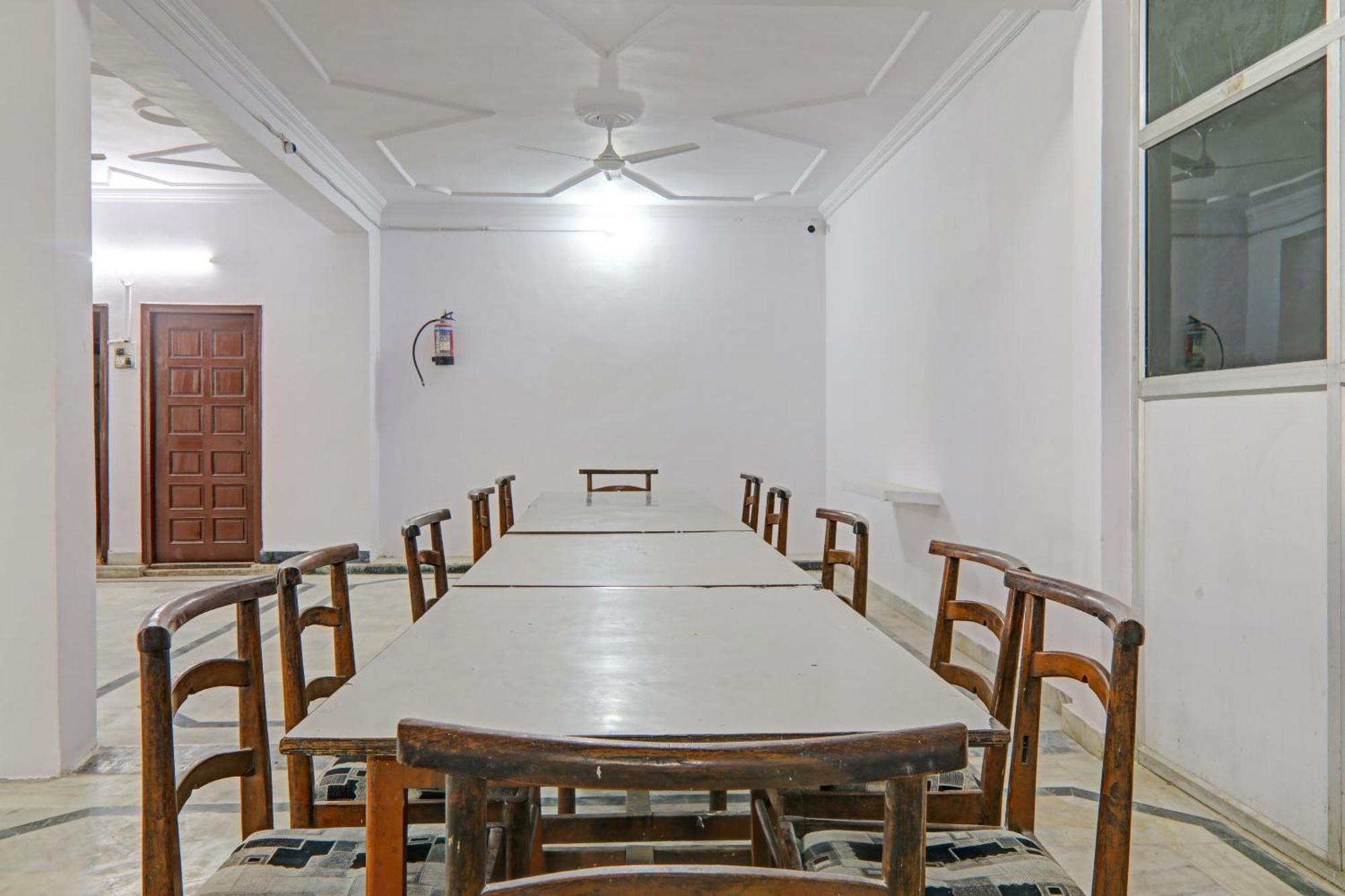 Collection O Premier Near Hazratganj Hotel Lucknow Eksteriør billede