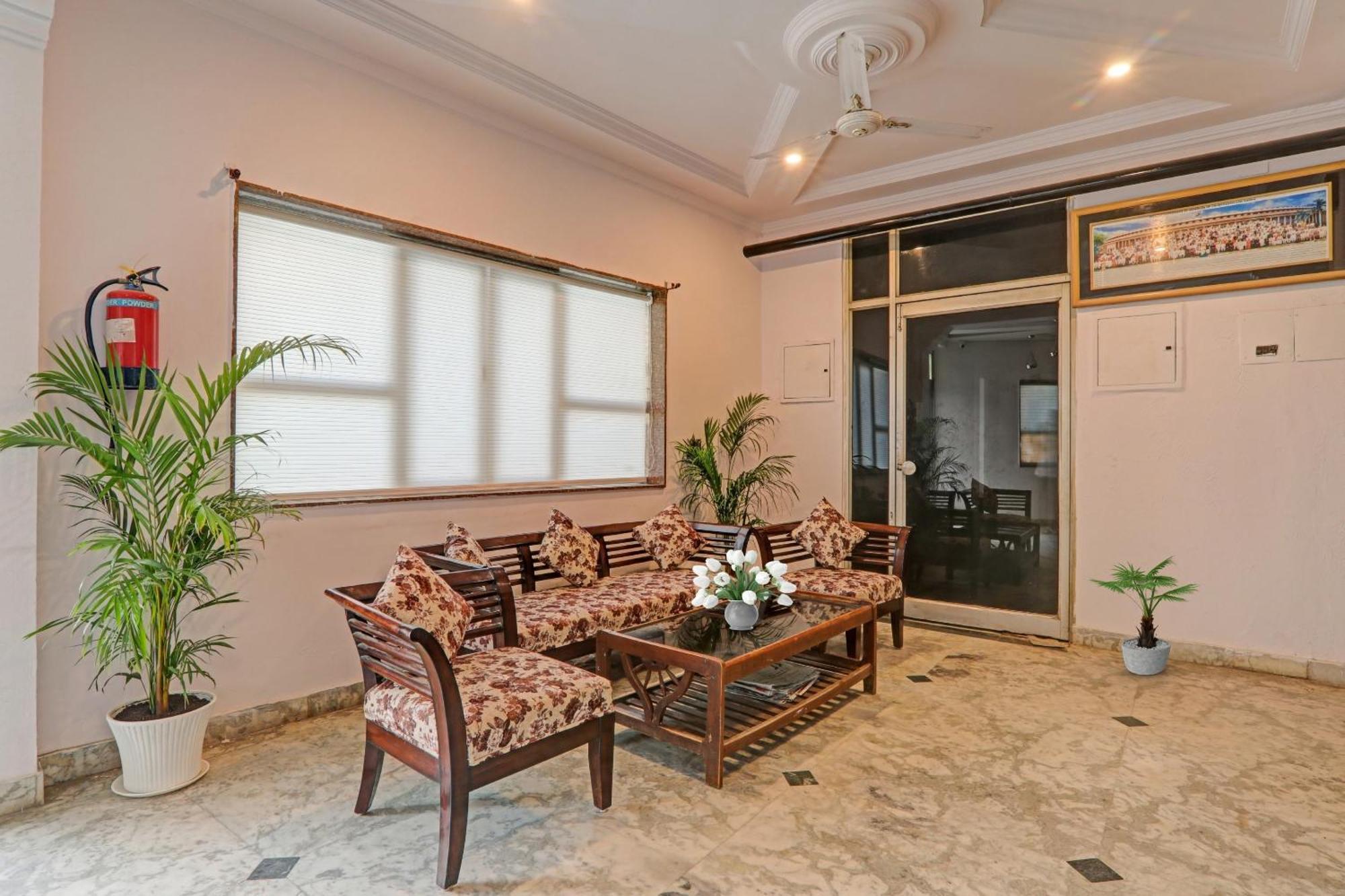 Collection O Premier Near Hazratganj Hotel Lucknow Eksteriør billede